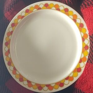 George Briard, Vintage Dinner Plate with Red, Orange and Yellow Scallop Rim